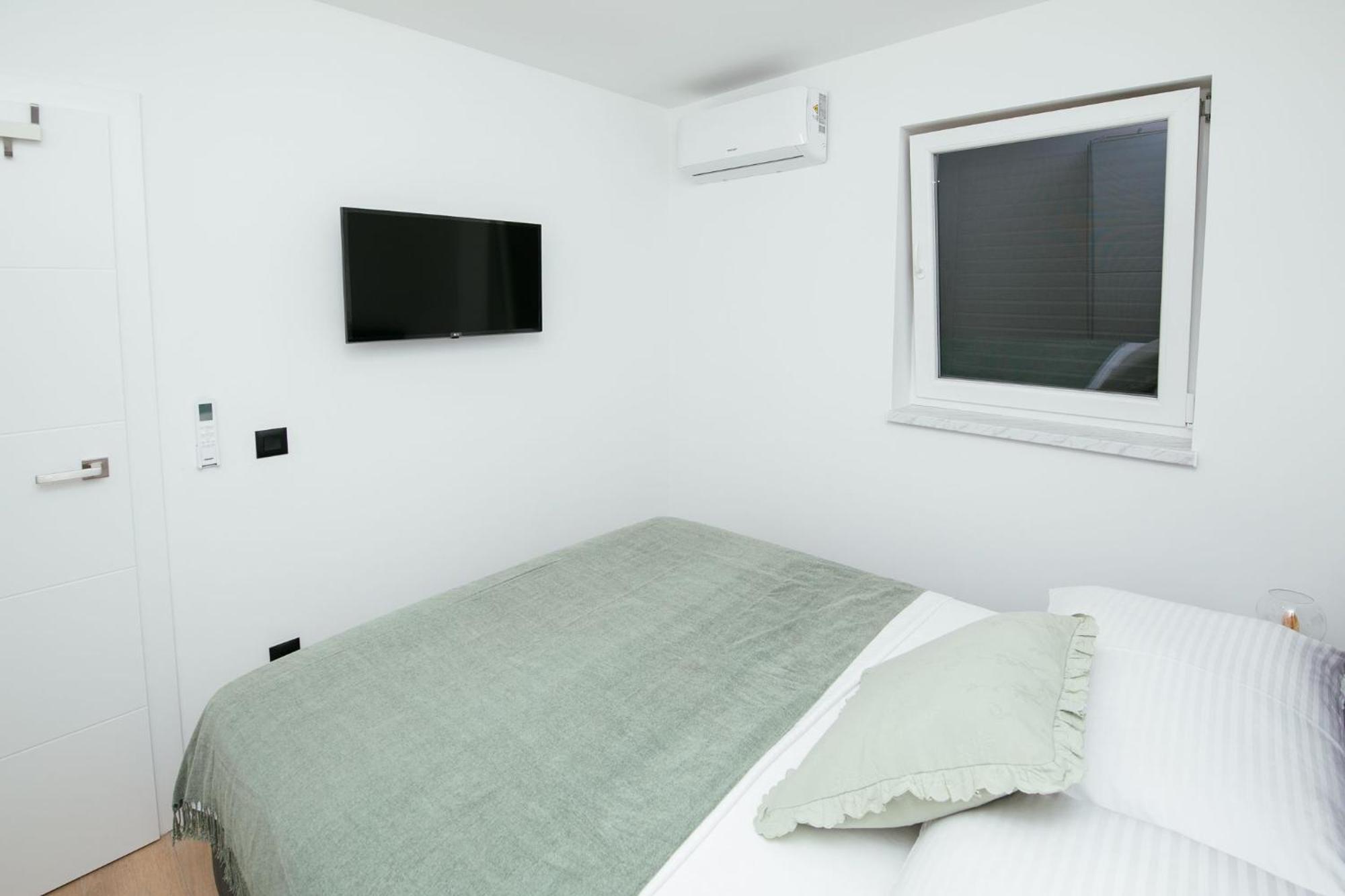 Didixi Apartments Pakoštane Exterior foto